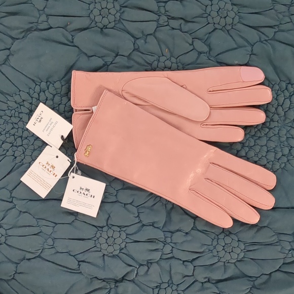 Coach leather Tech Gloves Powder Pink wool lined 6 1/2 6.5 New NWT - Picture 1 of 4